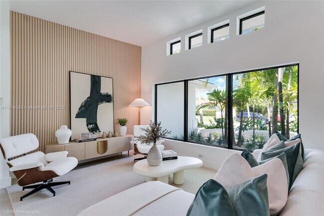 Foto del edificio - 1120 NE 86th St