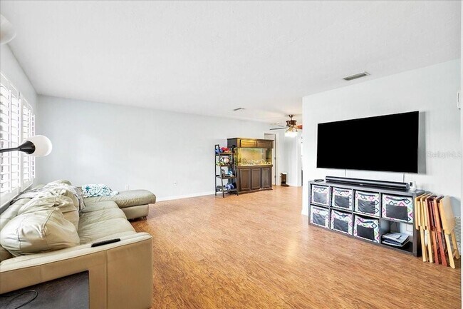 Foto del edificio - 1302 Georgetowne Cir