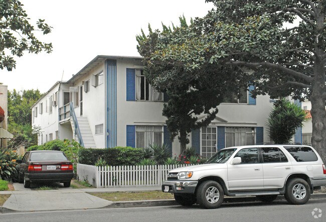 Foto del edificio - 336 S Doheny Dr