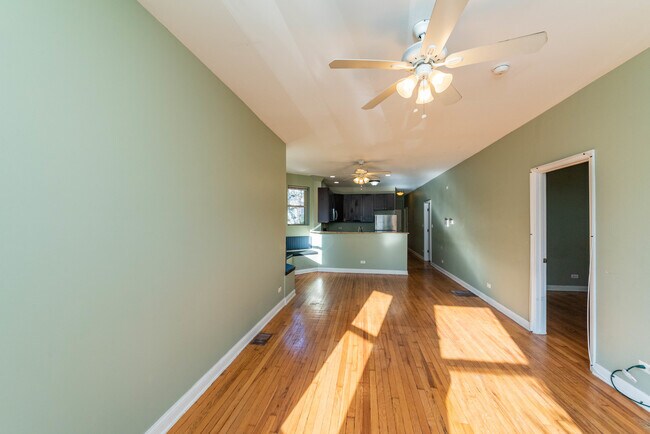Foto del edificio - 2812 E 76th St