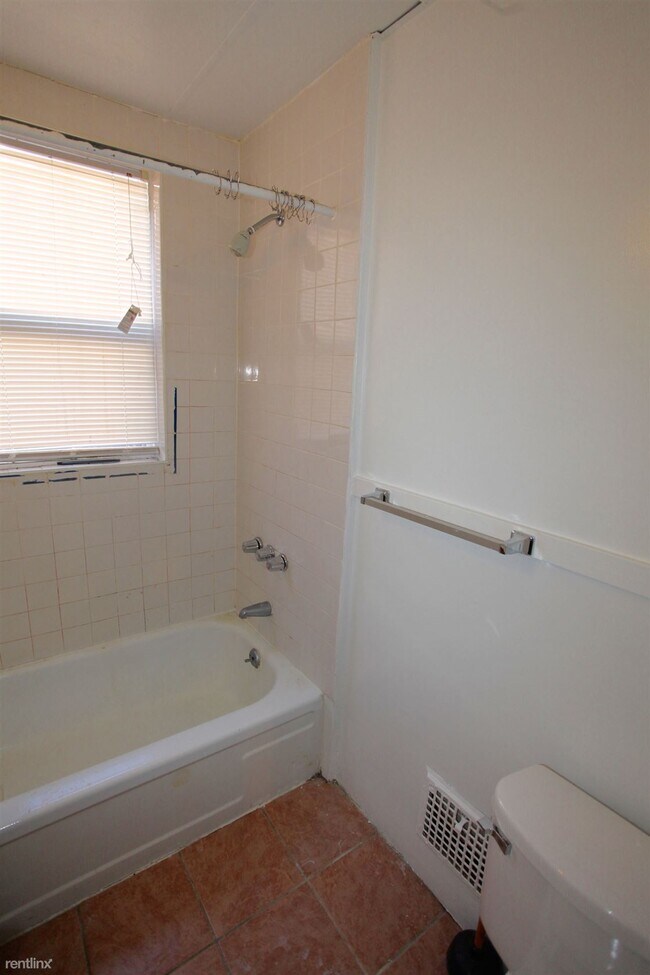 Building Photo - 2 br, 1 bath  - 2034 Mullane St