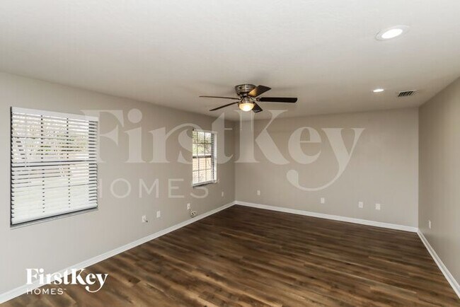 Building Photo - 419 Seahorse Cir SE