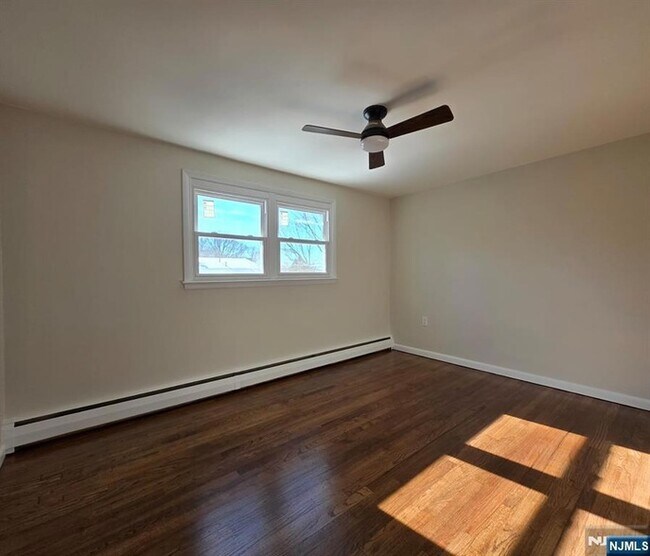 Foto del edificio - 73 Hillcrest Ave