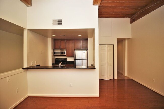 Building Photo - 2639 Boston St