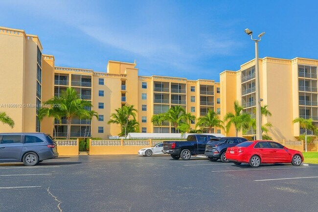 Foto del edificio - 2935 NE 163rd St