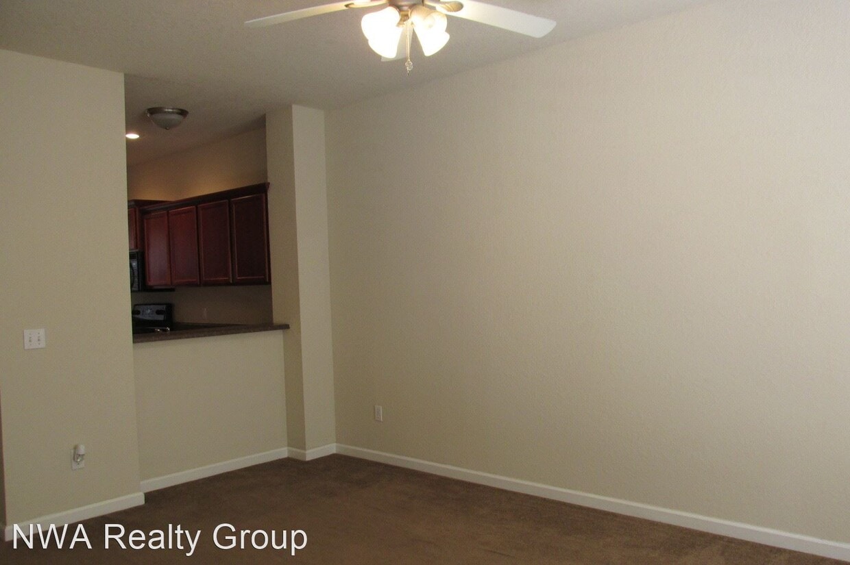 2 br, 1.5 bath House 611E W. Grove House for Rent in Bethel Heights, AR