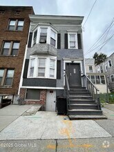 Building Photo - 246 Morton Ave