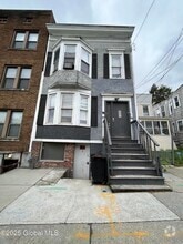 Building Photo - 246 Morton Ave