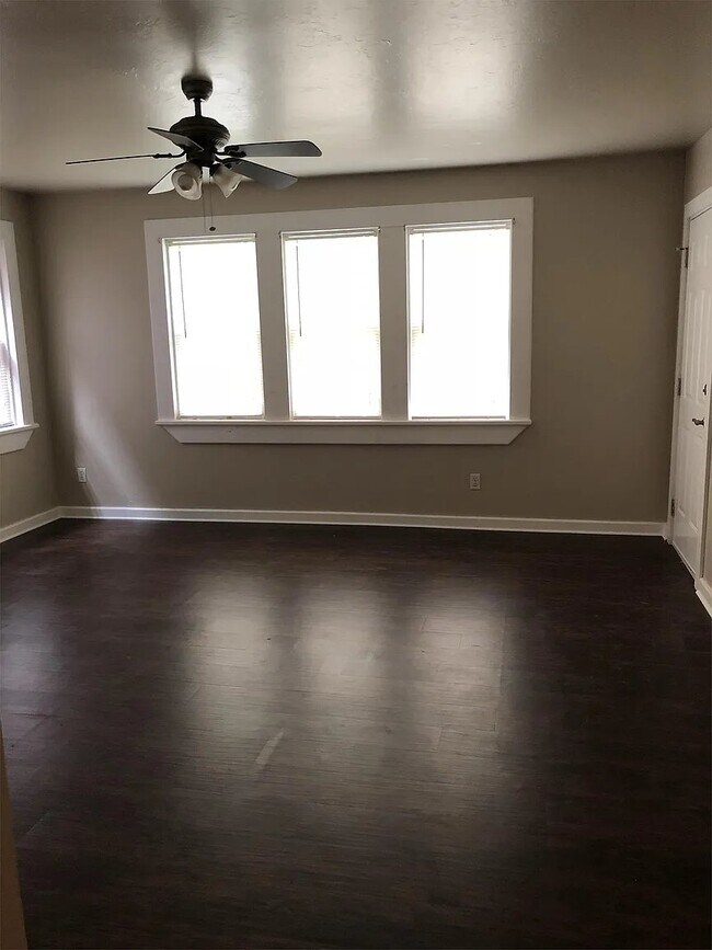 Foto del edificio - 2804 N Robinson Ave