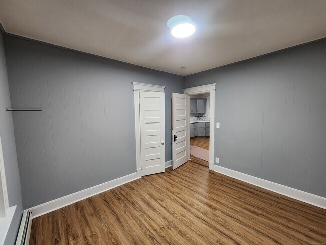 Building Photo - 19 Sprague St