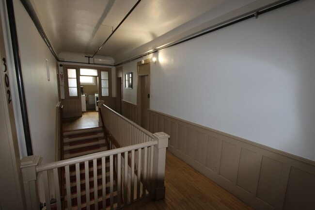 Building Photo - Downtown Flagstaff Apartment | Prime Location Above Aspen Sports