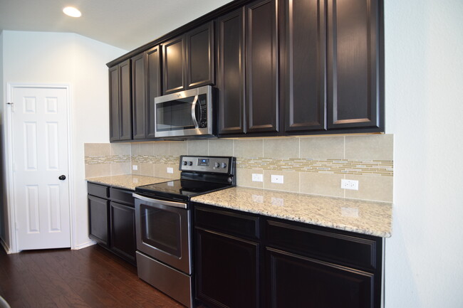 Building Photo - 202 W Vega Ln