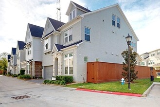 Building Photo - 3113 Somerset Levens Ln