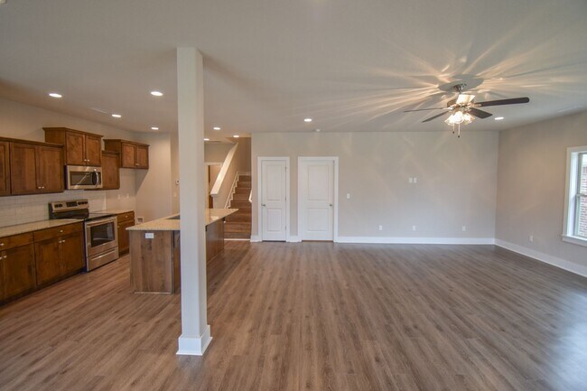 Foto del edificio - NOW LEASING