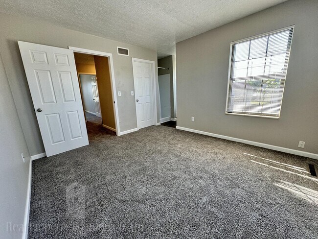 Foto del edificio - 2356 Sweet Creek Ct