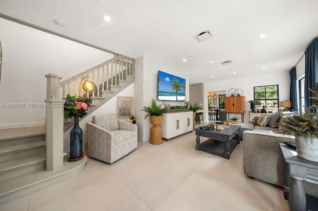 Foto del edificio - 151 NE 43rd St