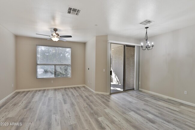 Building Photo - 9550 E Thunderbird Rd
