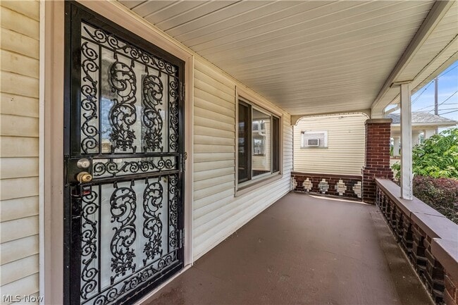 Building Photo - 6800 Kazimier Ave