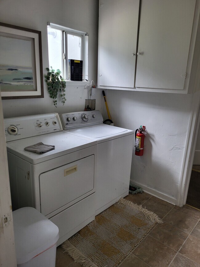 Foto del edificio - 1307 W Noble Ave