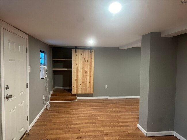 Building Photo - 1723 McGregor Ave