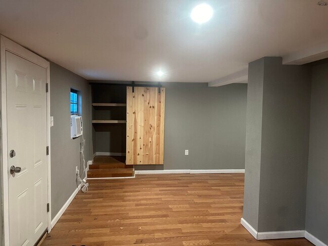 Foto del edificio - 1723 McGregor Ave