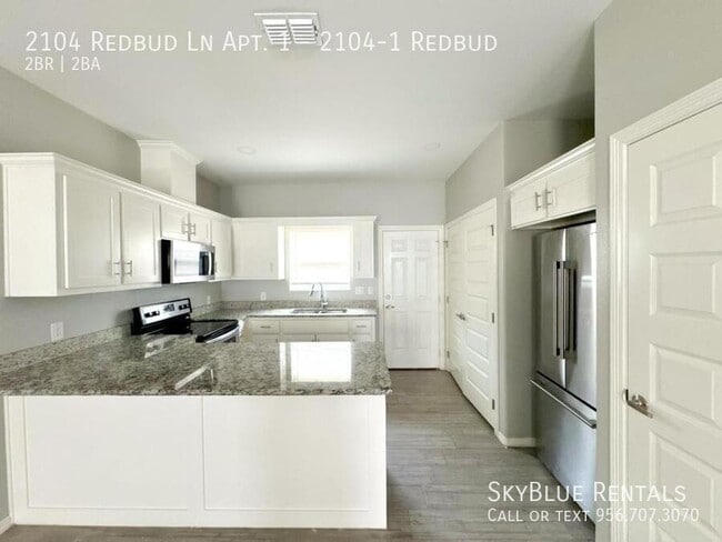 Building Photo - 2104 Redbud Ln