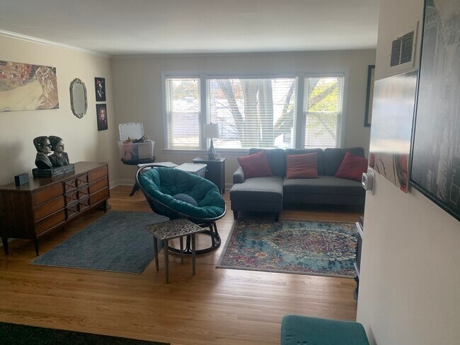 Foto del edificio - 6047 N Sauganash Ave