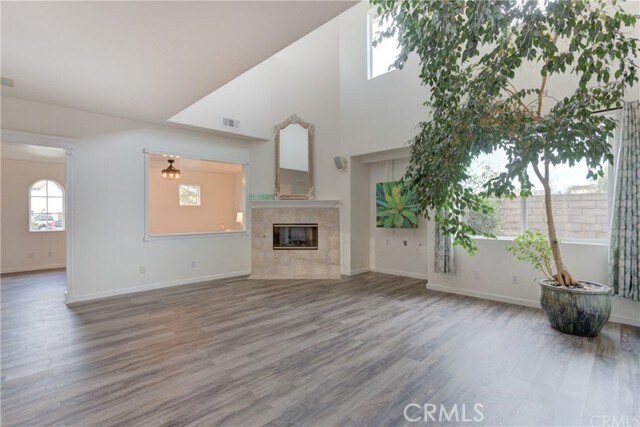 Building Photo - 648 Del Norte