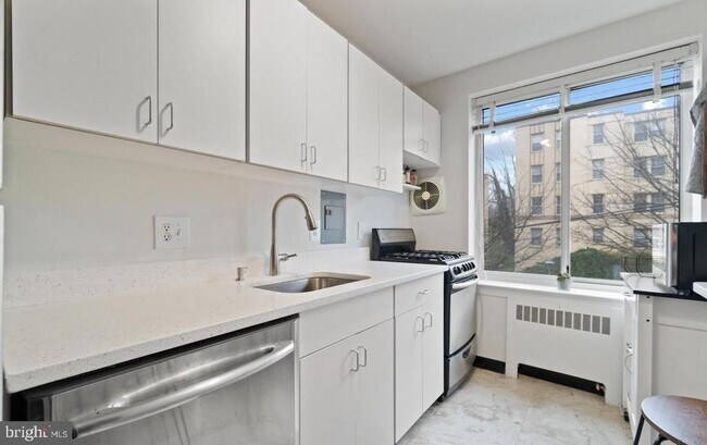 Foto del edificio - 4100 W St NW