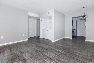 Building Photo - 4400 Memorial Dr