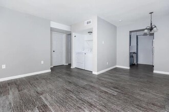 Building Photo - 4400 Memorial Dr