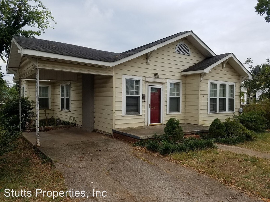 504 E 4th St, Tuscumbia, AL 35674