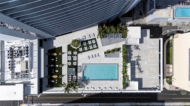 Building Photo - 1770 S Young Cir