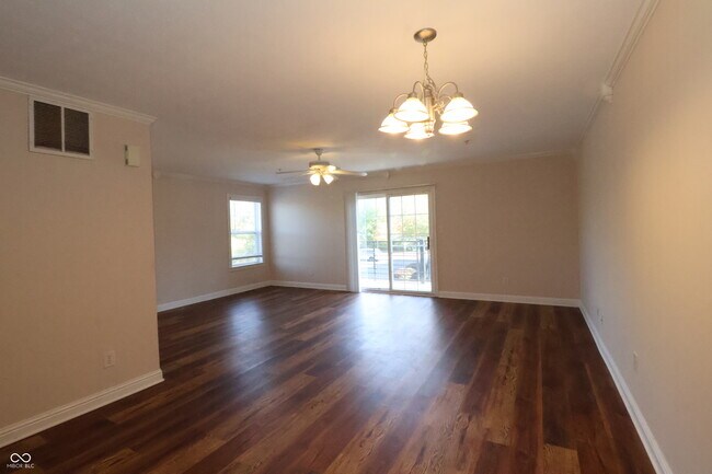 Foto del edificio - 1462 Autumn Oak St