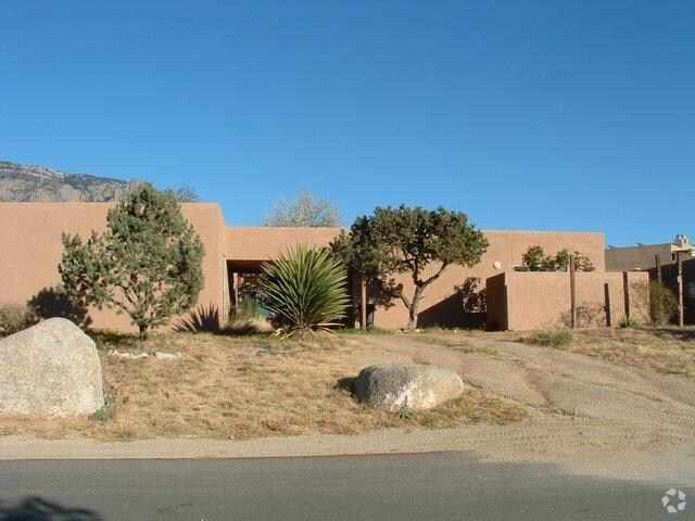 Building Photo - 788 Tramway Pl NE