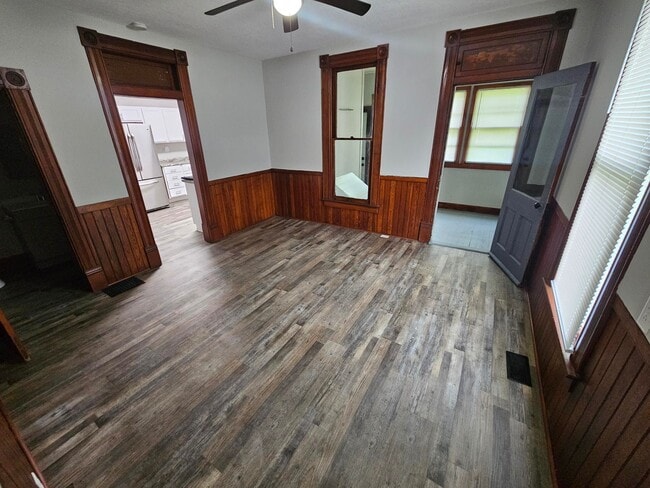 Foto del edificio - 823 N Main St
