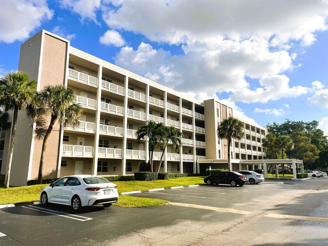 8735 Ramblewood Dr Unit 210, Coral Springs, FL 33071 Condo for Rent