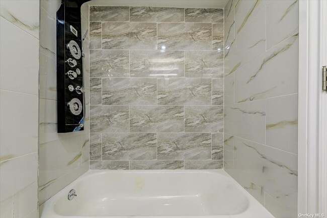 Foto del edificio - 1218 E 84th St
