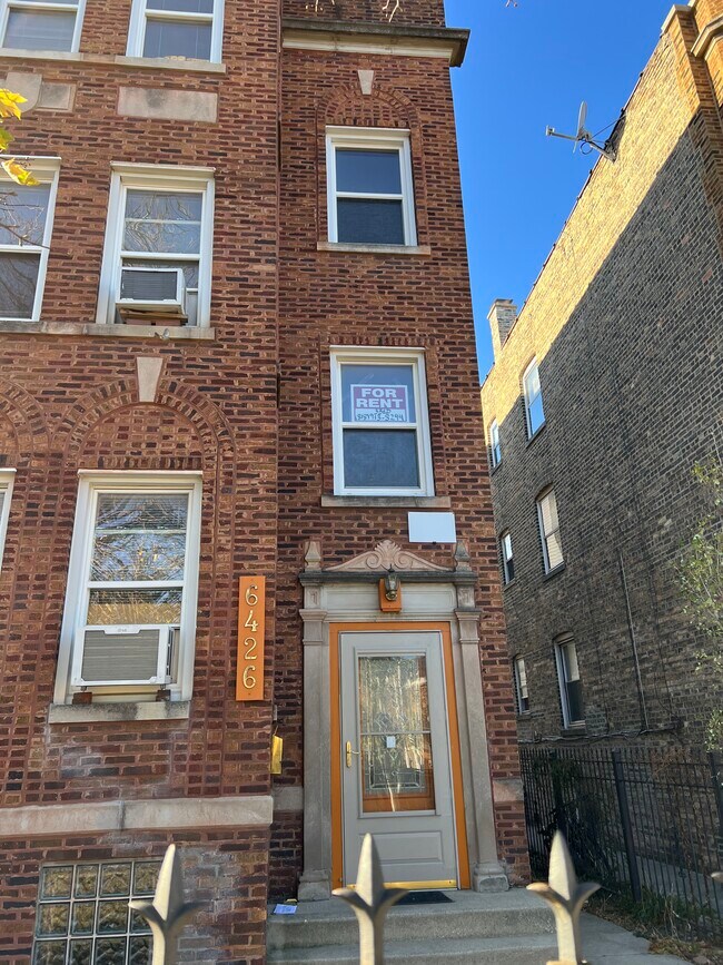 Foto del edificio - 6426 N Troy St