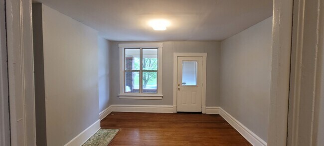 Foto del edificio - 116 E Hudson St