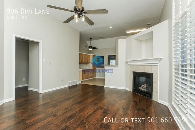 Building Photo - 906 Divi Ln
