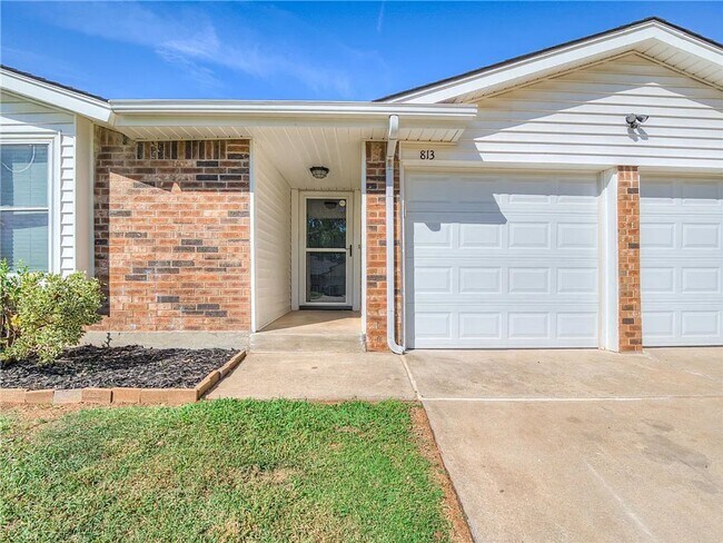 Foto del edificio - Beautiful 3 Bed 2 Bath Home in Heart Of Mo...