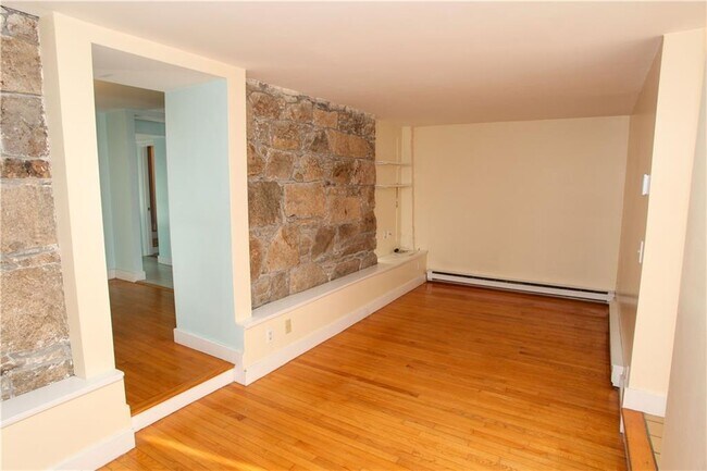 Building Photo - 75 Pelham St