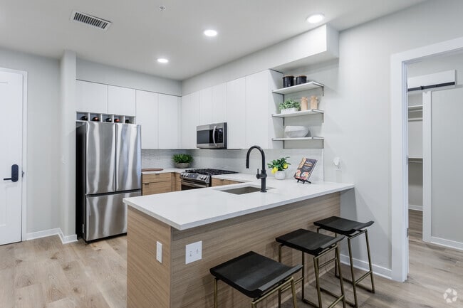 2BR 2BA - 1,193SF - Hedges at Hawthorne