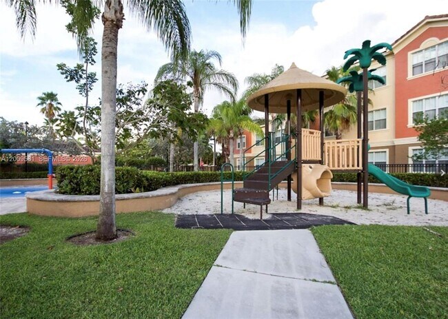 Building Photo - 4404 SW 160th Ave