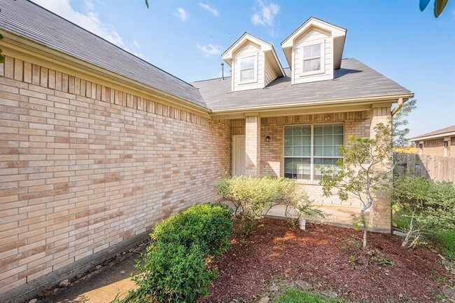 Building Photo - 16310 Bandicoot Dr
