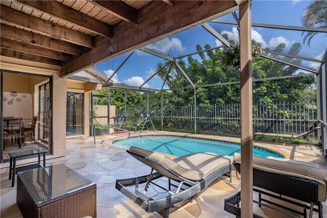Foto del edificio - 7618 Solimar Cir