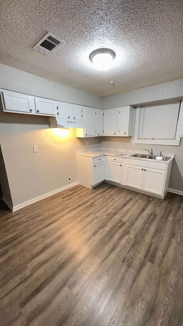 Foto del edificio - Spacious 4 bedroom 2 bath home - Open To Section 8