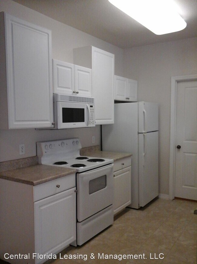 Building Photo - 4002 Hemingway Cir