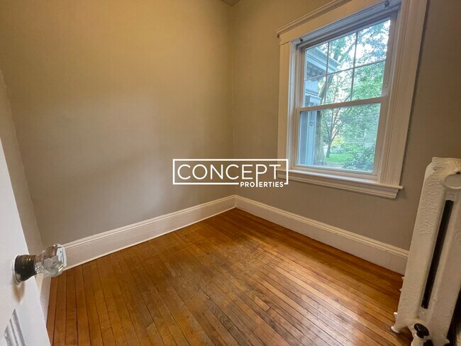 Foto del edificio - 8 Forest St